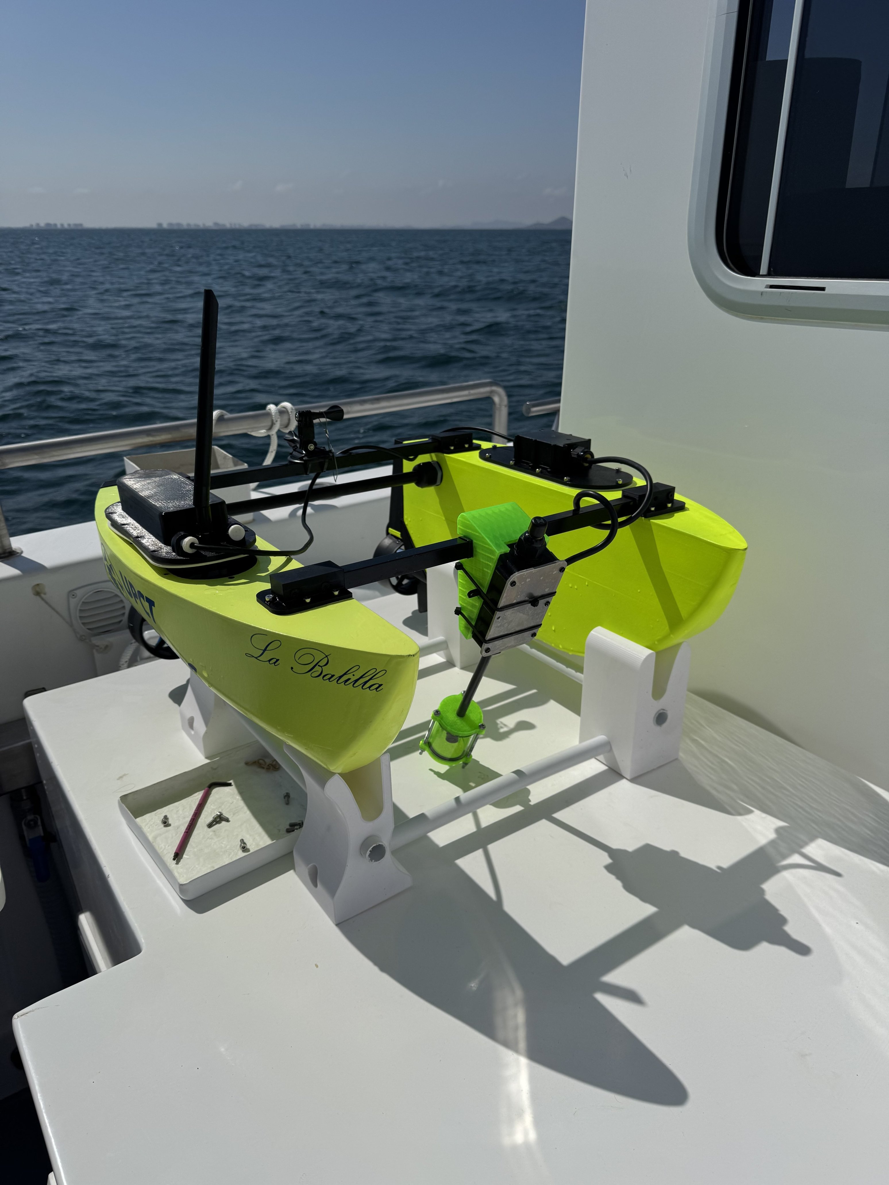 MAKER-USV-01: USV autónomo de bajo coste para monitorización del Mar Menor - Fotografía 1
