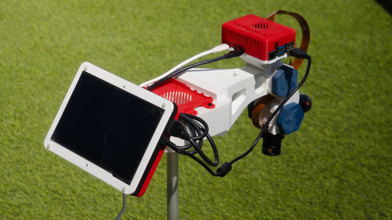 TomatoLED-NDVI: Evaluación del estrés salino en plántulas de tomate mediante NDVI y pulsos de luz LED roja - Fotografía 1